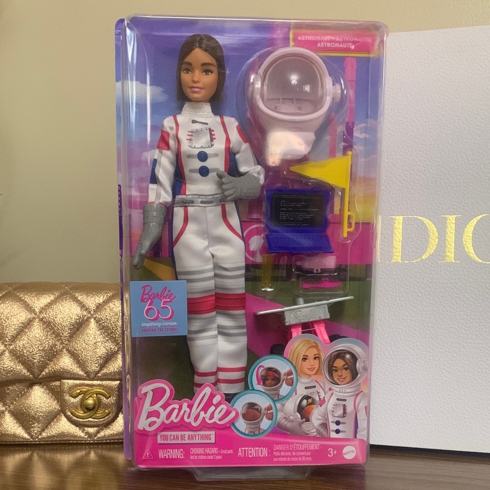 Barbie 65th Anniversary Doll & 10 Accessories, Astronaut Set with Brunette 611